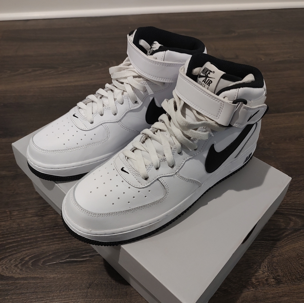 Nike Air Force 1  07 Mid
